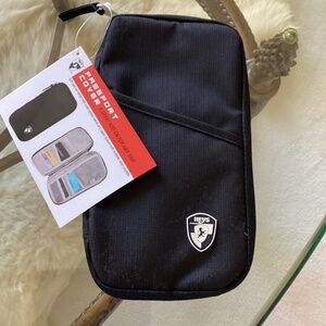 NWT-Heys Soft Case Zipper Closure Passport Cover